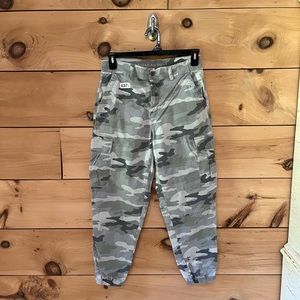 American eagle cargo camo 10